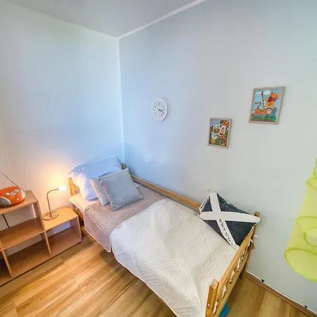- Haus L, App 0l0710 *